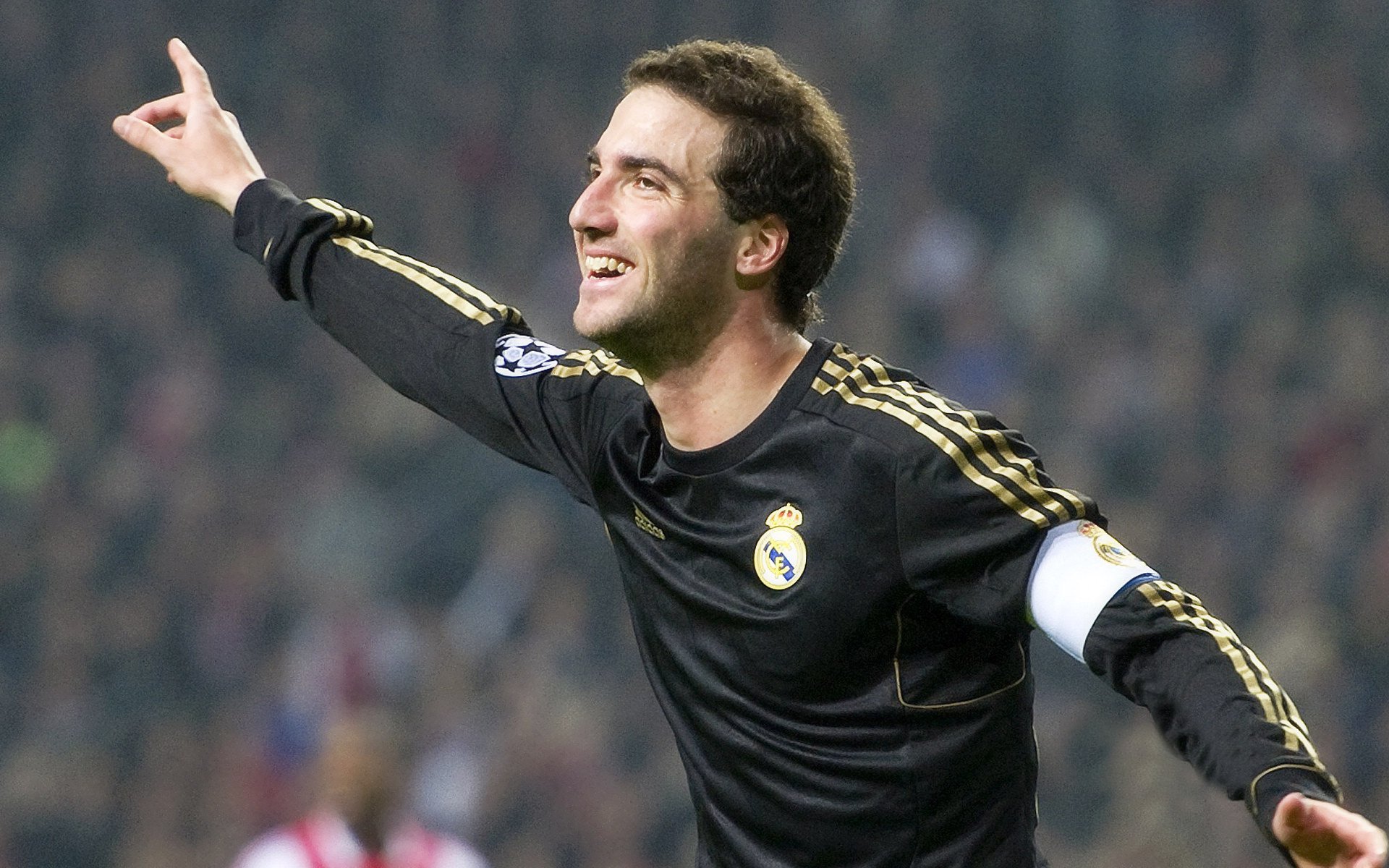 媒体评论国足表现，呼吁改革，国足新闻评论